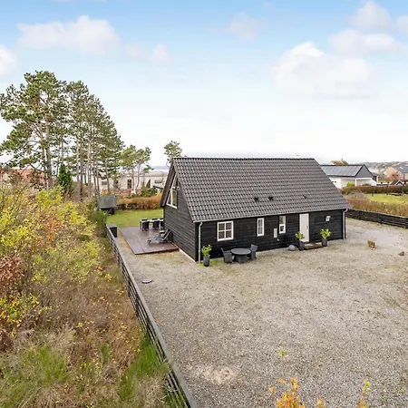 Semesterbostad Mimosavej Iii *